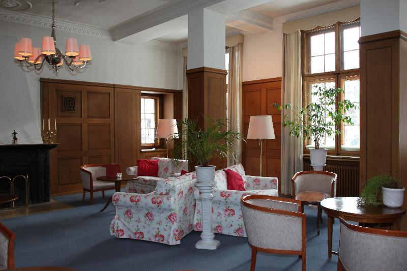 National Hotel 3*